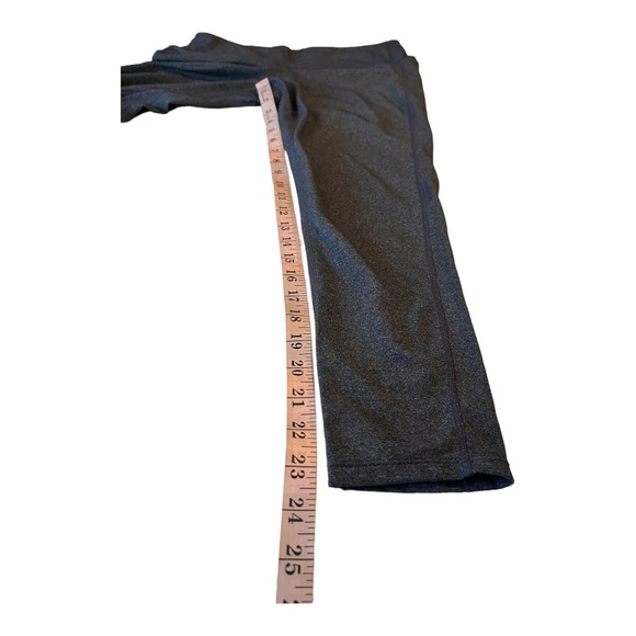 Athleta Chatarunga Heather Gray Petite Legging Capri Inseam 24” Style 919052 - Picture 8 of 14